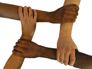 La diversidad étnica fortalece los lazos